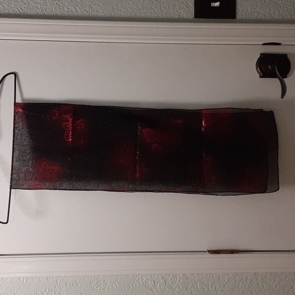 Ladies Red and Black Scarf